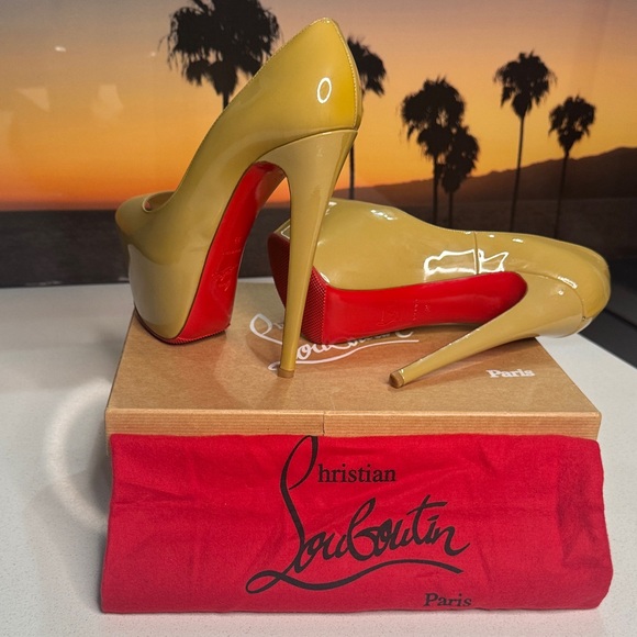 Christian Louboutin Beige Patent Leather Heels - Picture 5 of 8